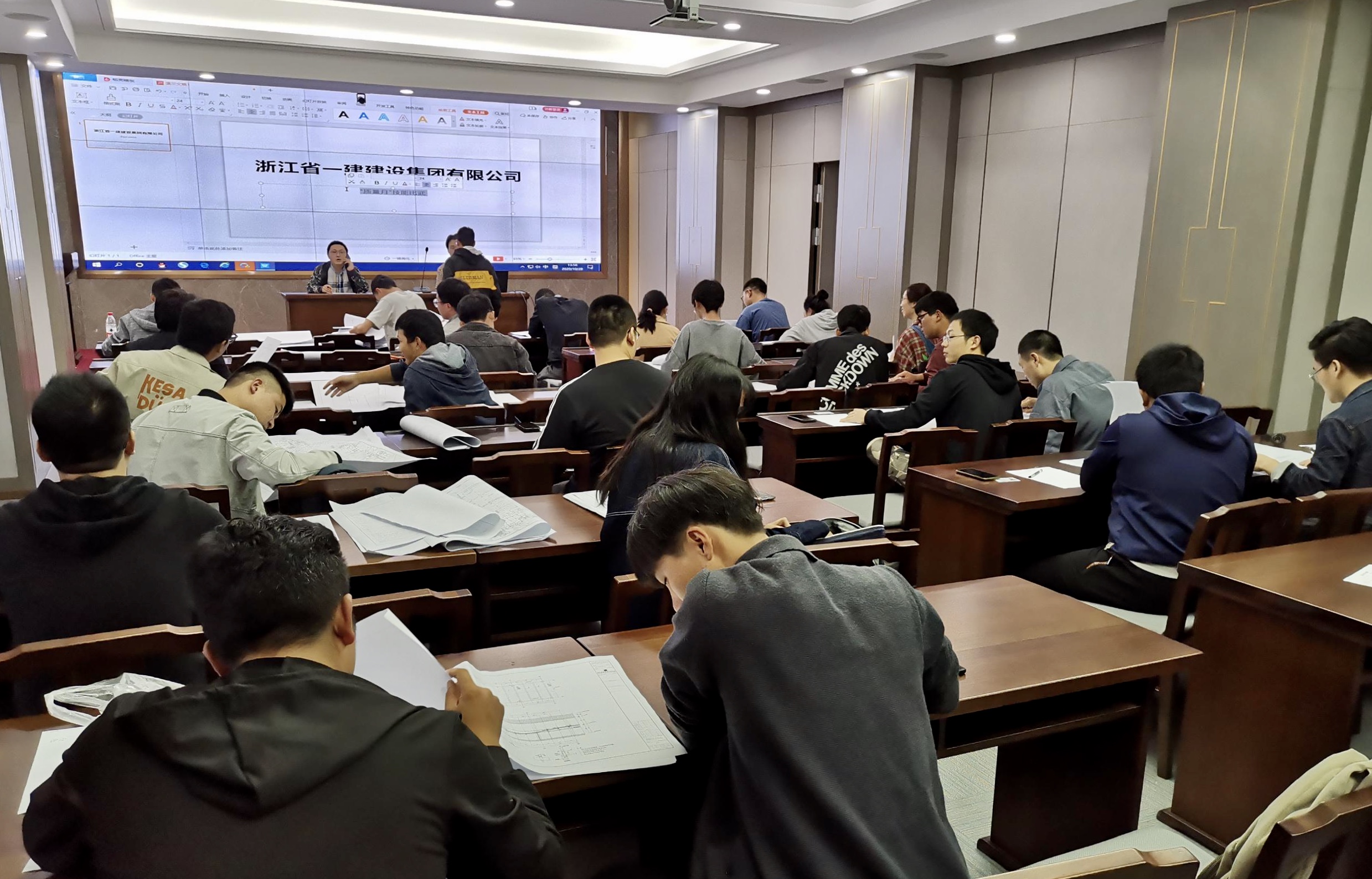 比武現(xiàn)場.jpg