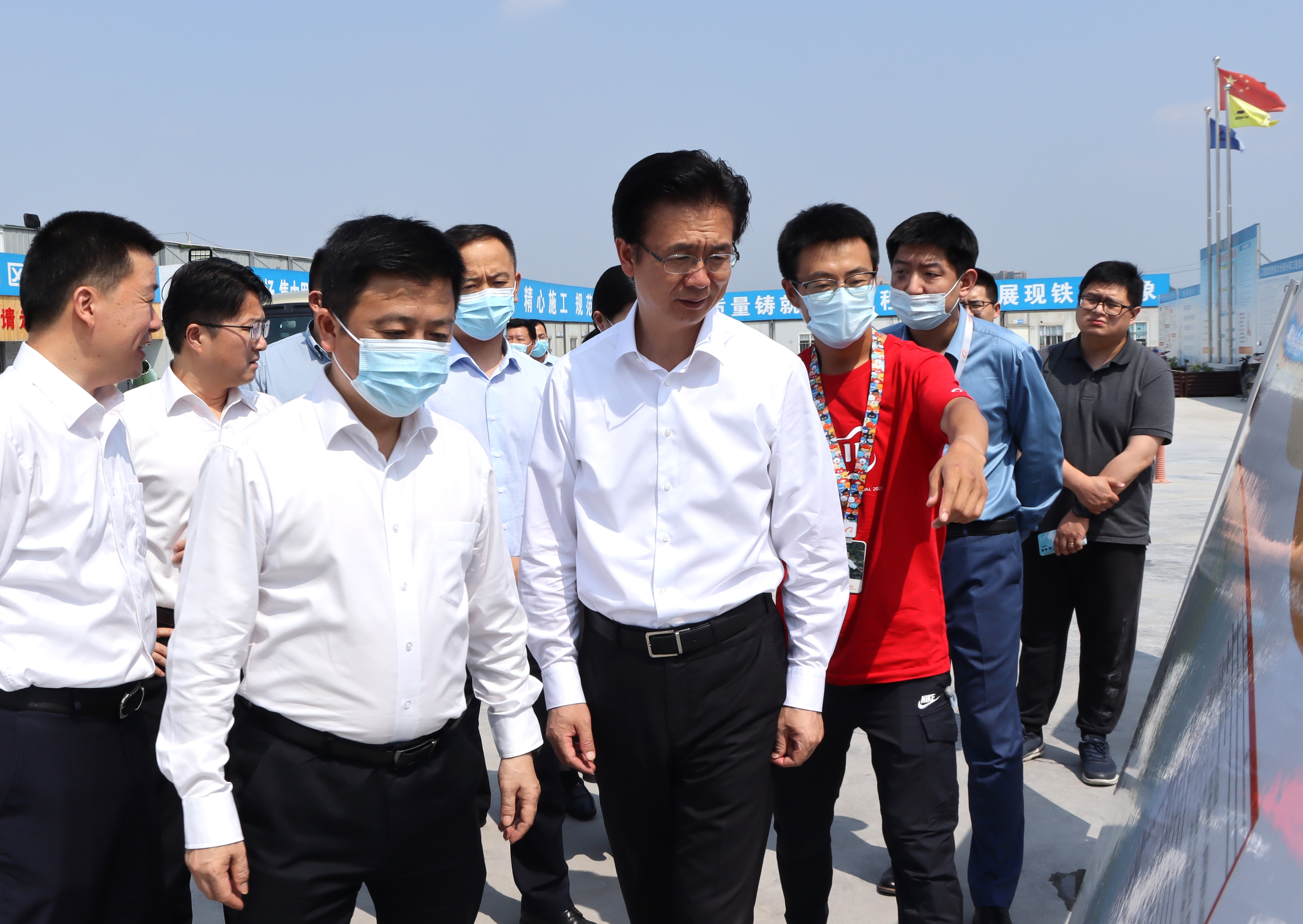 浙江一建，杭州市委常委、余杭區(qū)委書記劉穎專題調(diào)研浙江一建阿里巴巴達摩院項目建設情況.JPG